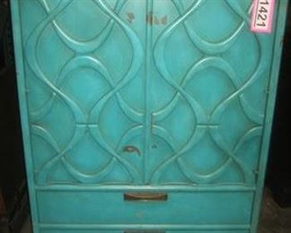 Lot - 1421
armoire (37" x 19" x 57")
SKU# : 477886