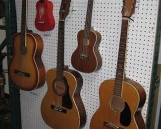 Lot - 791
lot- assorted ukuleles and guitars
SKU# : 477256