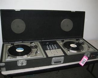 Lot - 780
lot- DJ setup (Stanton smx 201 preamp, Gemini XL 500 II turntables)
SKU# : 477245
