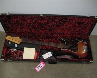Lot - 774
Fender American Vintage Precision Bass MN: V2201551 w/ case
SKU# : 477239
