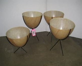 Lot - 563
lot- planters
SKU# : 477028