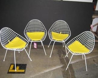 Lot - 537
lot- 4 patio chairs
SKU# : 477002
