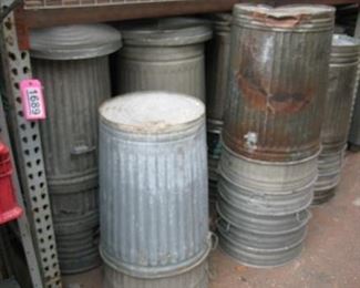 Lot - 1689
Lot- Misc Trash Can
SKU# : 478154