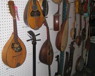 Lot - 849
lot - assorted stringed instruments
SKU# : 477314