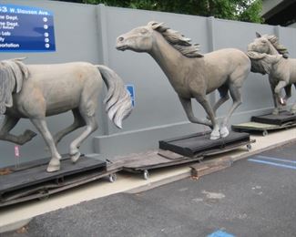 Lot - 300
oversized novelty fork (67" H) and knife (79" H)
SKU# : 476765
