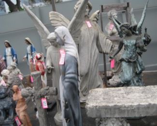 Lot - 311
statue (38" height) concrete
SKU# : 476776