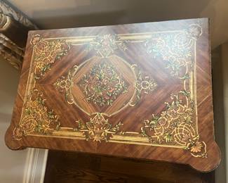 Gorgeous game table 26" x 36" in open position x 30"H