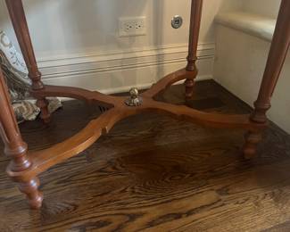 Gorgeous game table 26" x 36" in open position x 30"H