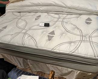 Sleep Number mattress set; includes 2 remotes