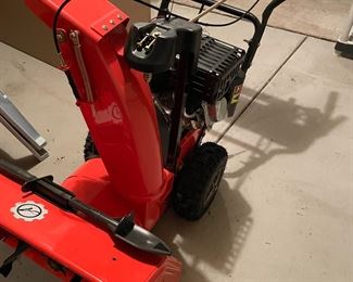 Ariens snowblower - 24 classic - excellent condition - like new