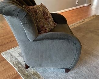 Side view of the club chairs - excellent condition