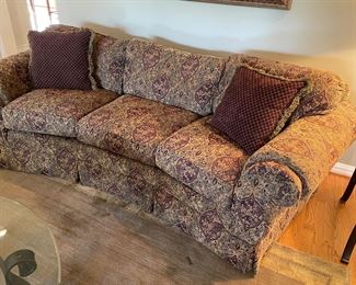 3-cushion curved couch with rolled arms - excellent condition