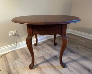 BUY IT NOW: $80 Vintage Drop Leaf Side Table by Amana (2 Available)
