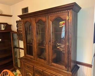 BUY IT NOW: $550 Antique Oak Hutch