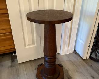 BUY IT NOW: $70 Antique Round Pedestal Table