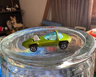 Buy it now!$36 1967 Silhouette, HK, lime green, white interior 