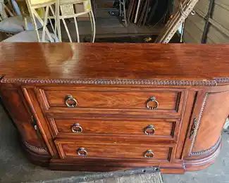BUFFET/SIDEBOARD