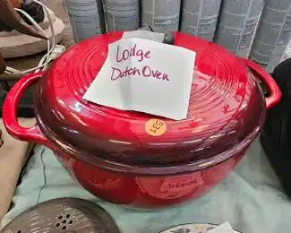 LODGE DUTCH OVEN