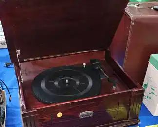 RECORD PLAYER