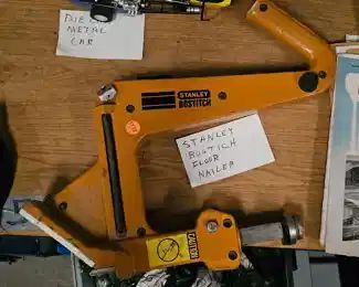 STANLEY BOSTICH FLOOR NAILER