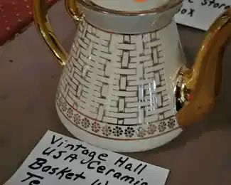 VINTGAGE HALL USA CERAMIC BASKET WEAVE TEAPOT