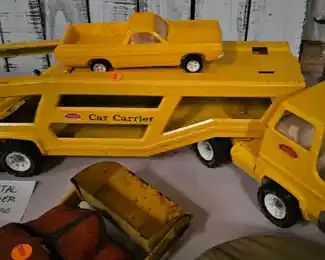 VINTAGE TONKA METAL CAR CARRIER