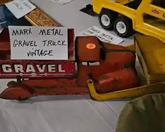 VINTAGE MARX METAL GRAVEL TRUCK