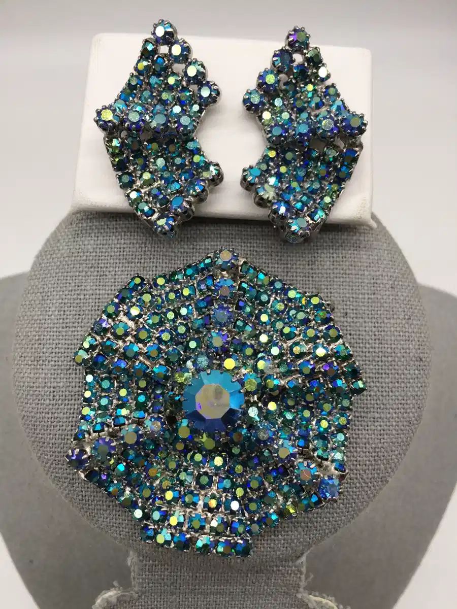 Vintage Estate Jewelry Collection in Pasadena, TX starts on 8/18/2023