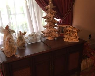 Vintage mid-century modern floor model stereo system. The sound quality is amazing.