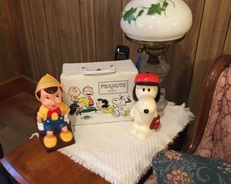 Vintage Walt Disney Pinocchio Child's Bank,  vintage 1972 Peanuts by Schulz Lunchbox, vintage 1971 snoopy baseball peanuts bank