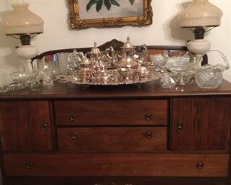 pair of Lincoln drape Aladdin oil lamp not electrified!!