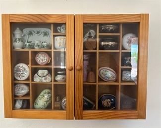 Many miniatures and display cases.