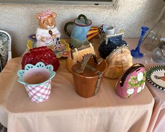We even have ceramic cookie jar handbags!