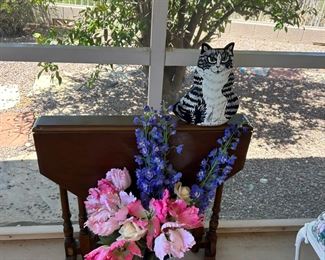 Sutherland table will fit into any space. Needs refinishing.