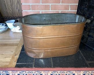 Copper washtub in excellent condition