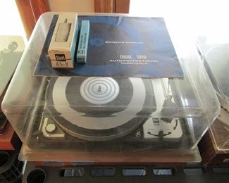 Dual 1019 turntable