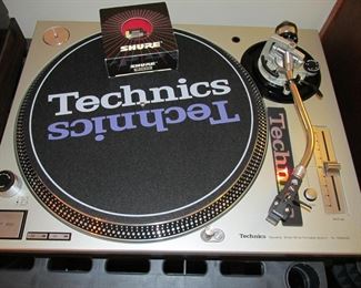 Technics SL-1200M3D turntable