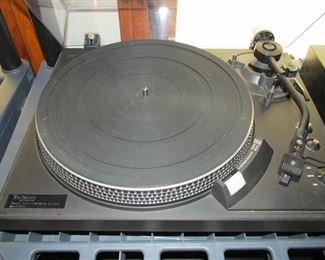 Technics SL-2000 turntable