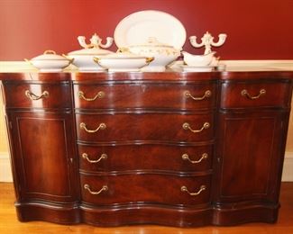 Serpentine Front Mahogany Buffet/Server.                              21 1/2" d x 62" w x 35" h.