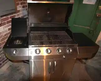 Char Broil Commercial Propane Gas Grill w/side Burner.