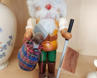 Holzkunst Christian Ulbricht Nutcracker Golf Xmas Decor Figure - $20