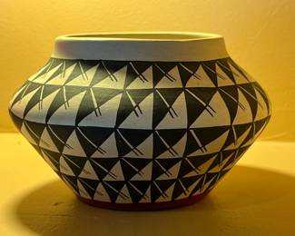 Mellony Mvd Studio Pottery Lizard	14 inches long	
