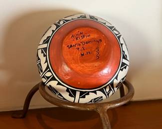 Alvin Crispin Santo Domingo Pueblo Pottery	2 inches high	
