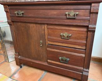 Antique Marble Top Dresser/Wash Stand	29 x 32 x 18in	
