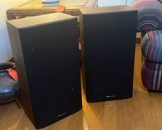 2pc Realistic Nova 18 Speakers Pair	22.5 x 12.25 x 8.5.in	HxWxD
