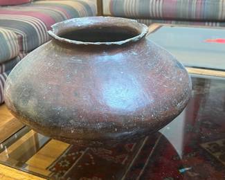 Primitive Mexican Pot on Stand&nbsp;091	9 inches high	
