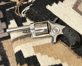 Hood Firearms .32 AACo HECLA Revolver	Barrel: 2.75in	
