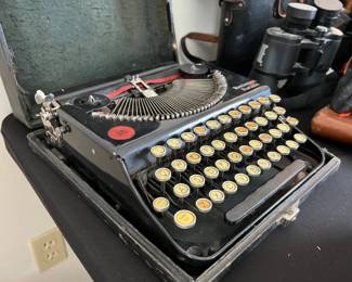 Antique Remington Portable Typewriter		
