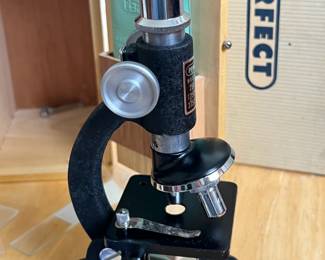 Perfect Model 802 Microscope		
