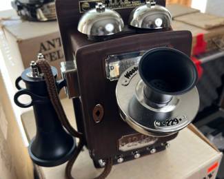 Jim Beam Decanter Common Battery Phone		
